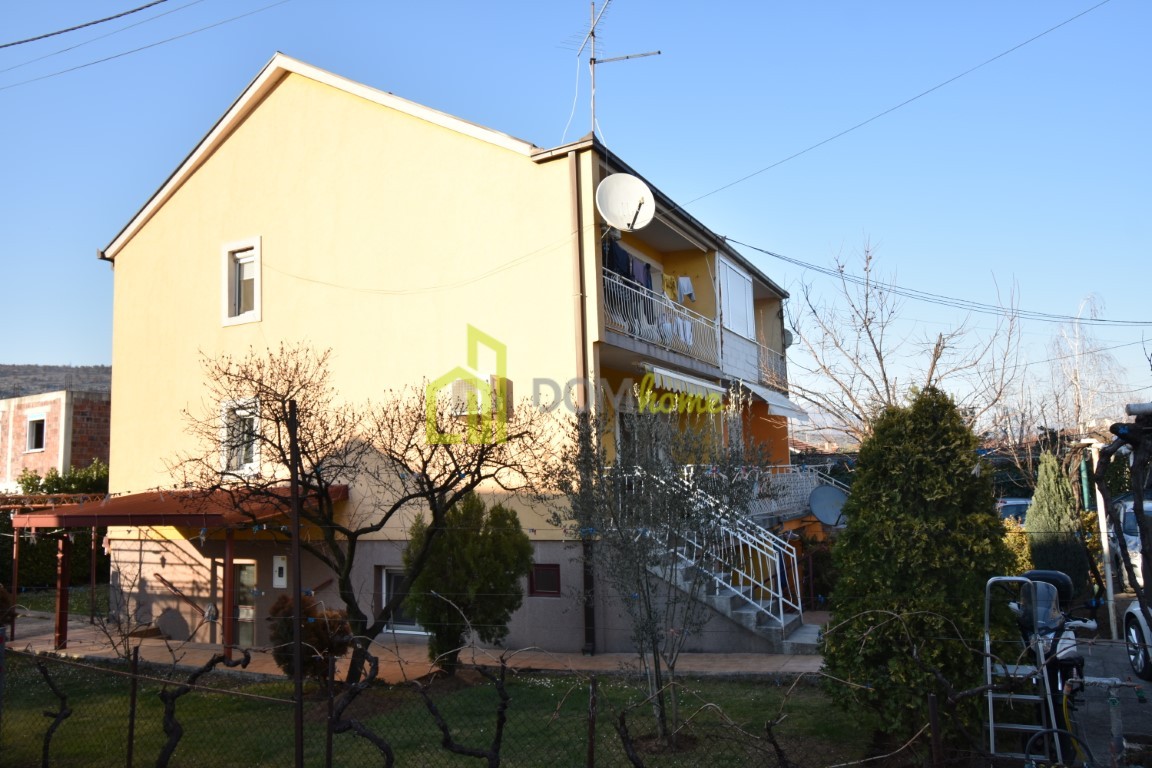 Kuća 165m2, Tološi